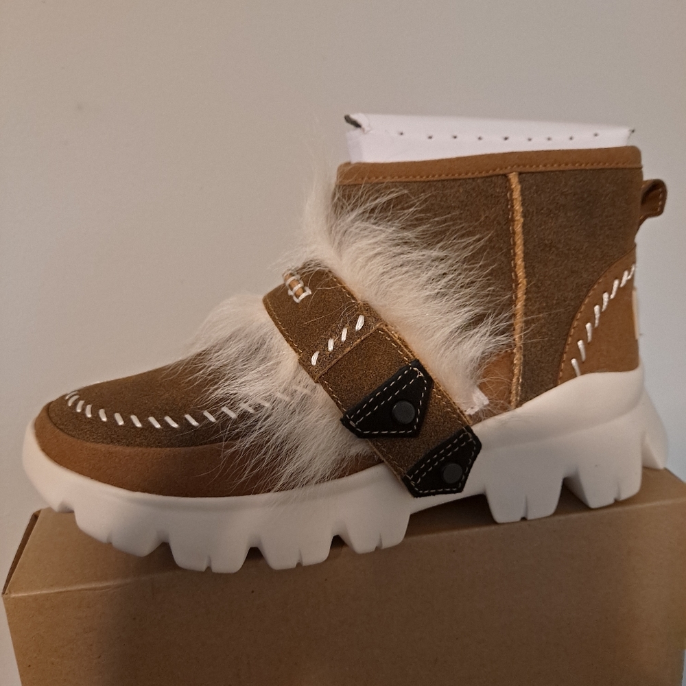 Beautiful Ugg Boots, Brand New In Box